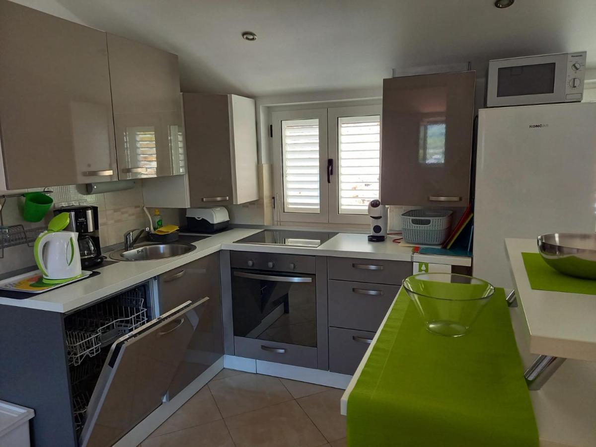 Apartman Marina Sa Parkingom Jelsa (Hvar) Exterior foto
