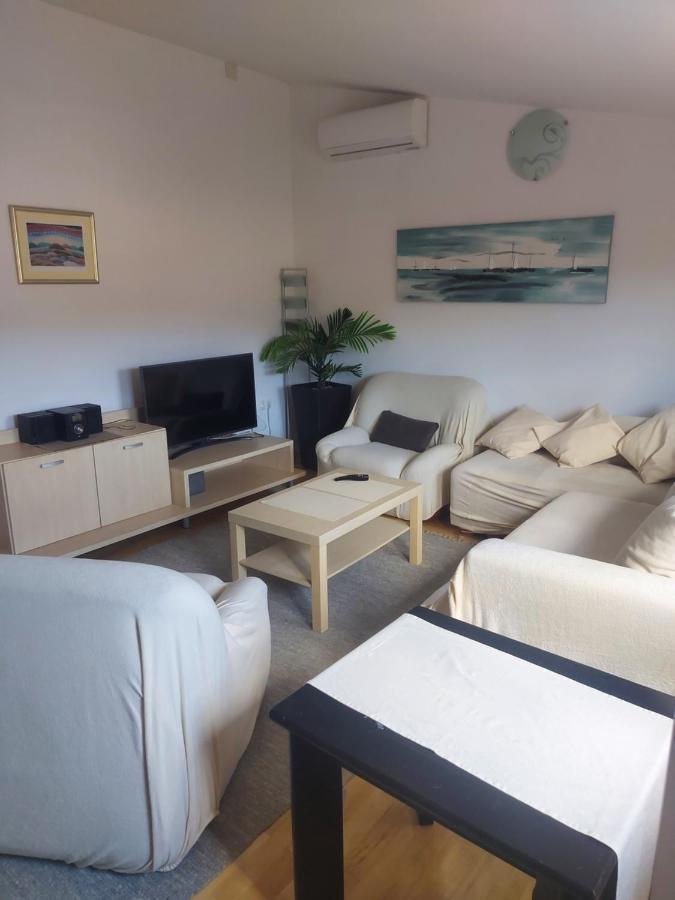 Apartman Marina Sa Parkingom Jelsa (Hvar) Exterior foto