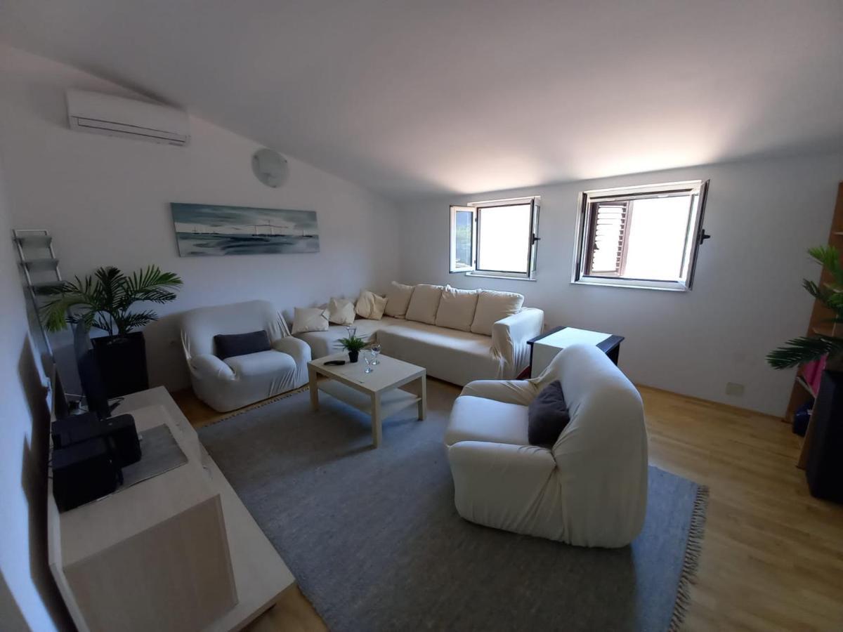 Apartman Marina Sa Parkingom Jelsa (Hvar) Exterior foto